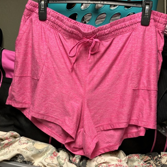 Gently worn Pink Reebok short and top set. - Picture 3 of 8